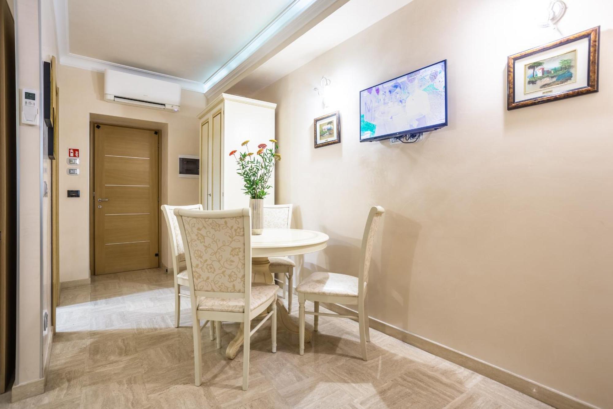 Luxury Inn Opera Rome Exterior photo